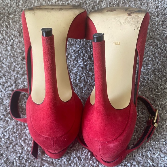 GUESS Ambelu Medium Red Suede Pump 4” Size 10M Pre-owned With Box. - Picture 10 of 12